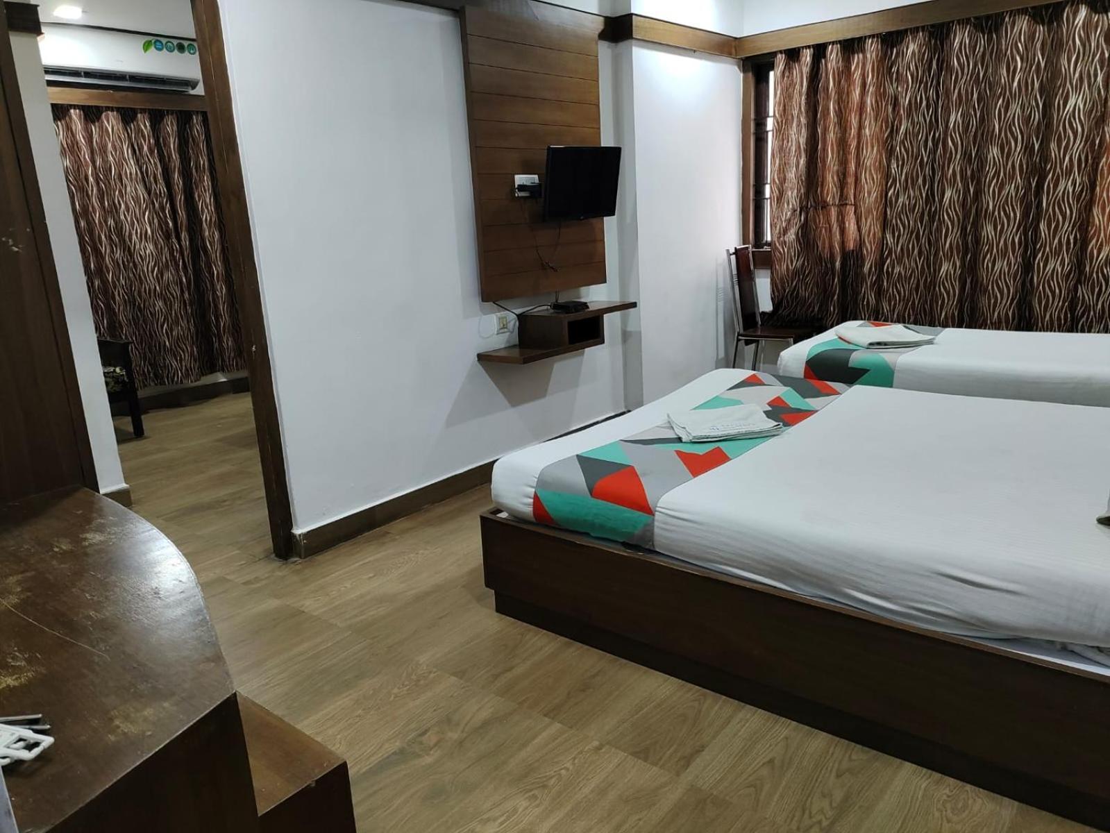 Khaleej Residency Near U S Embassy Hotel Csennai Kültér fotó